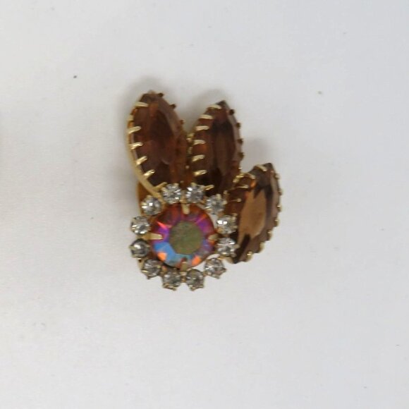 Vintage Clip On Earrings Rootbeer Brown Aurora Borealis Rhinestone Prong Setting - Picture 6 of 7